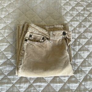 Such cute cordoroy jeans